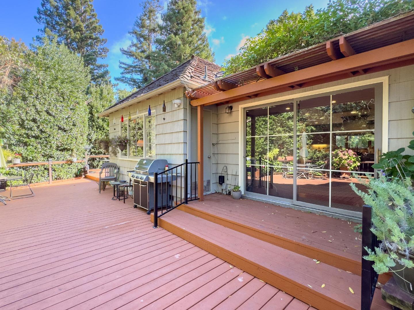 Detail Gallery Image 79 of 106 For 2155 Geri Ln, Hillsborough,  CA 94010 - 3 Beds | 3/1 Baths