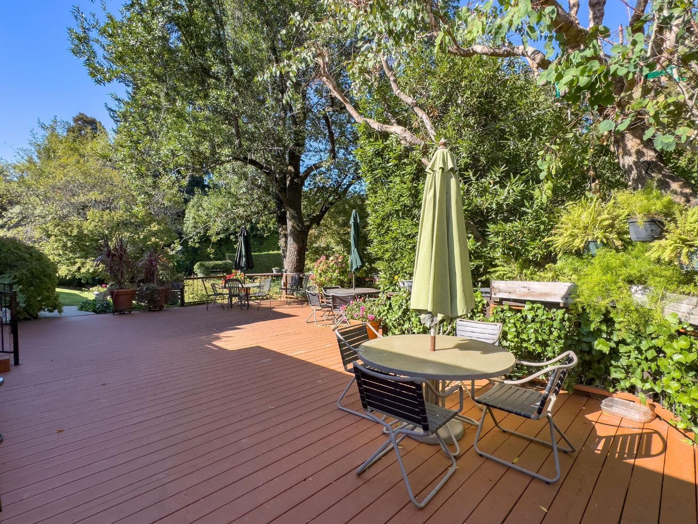 Detail Gallery Image 80 of 106 For 2155 Geri Ln, Hillsborough,  CA 94010 - 3 Beds | 3/1 Baths