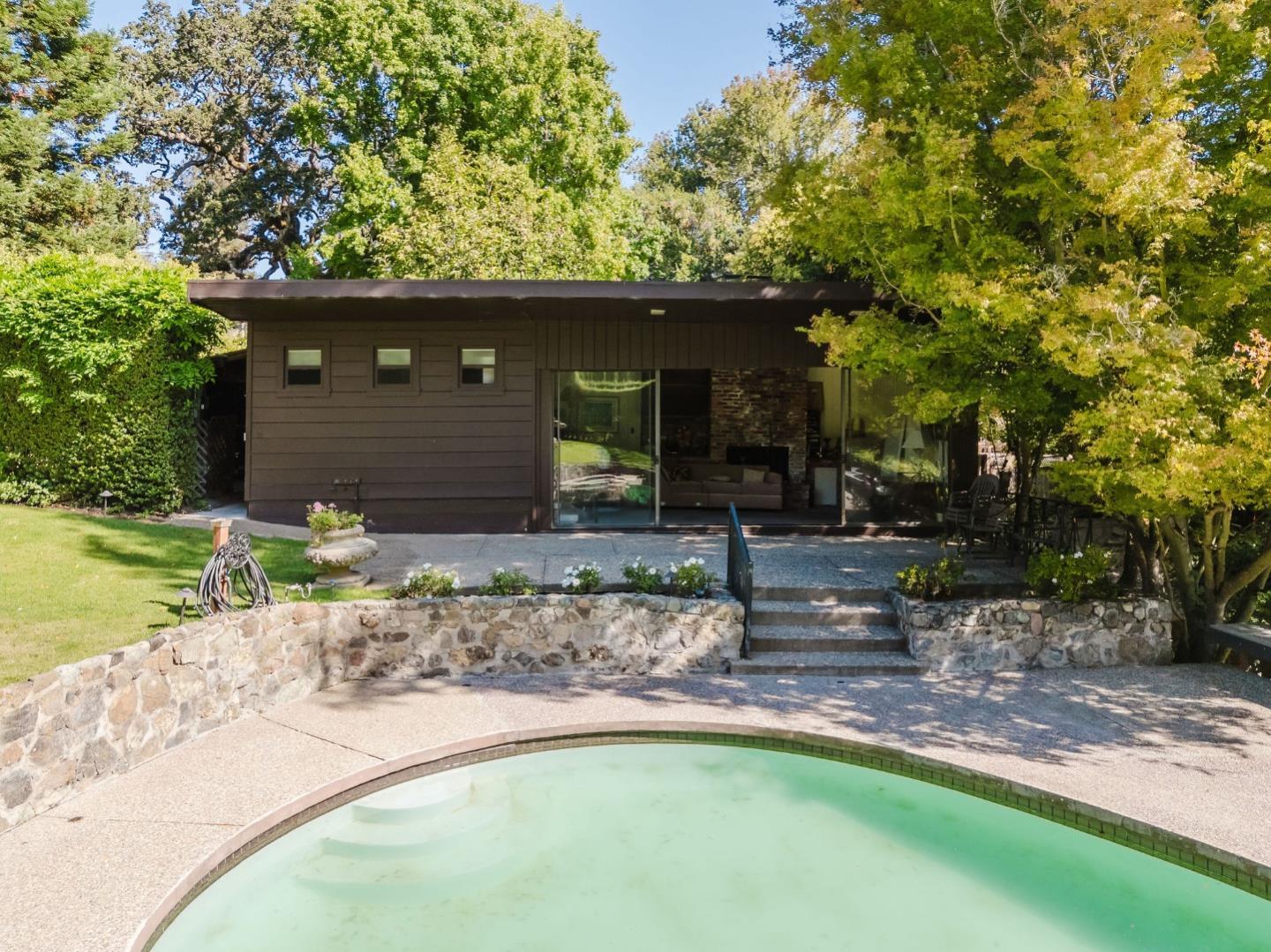 Detail Gallery Image 93 of 106 For 2155 Geri Ln, Hillsborough,  CA 94010 - 3 Beds | 3/1 Baths