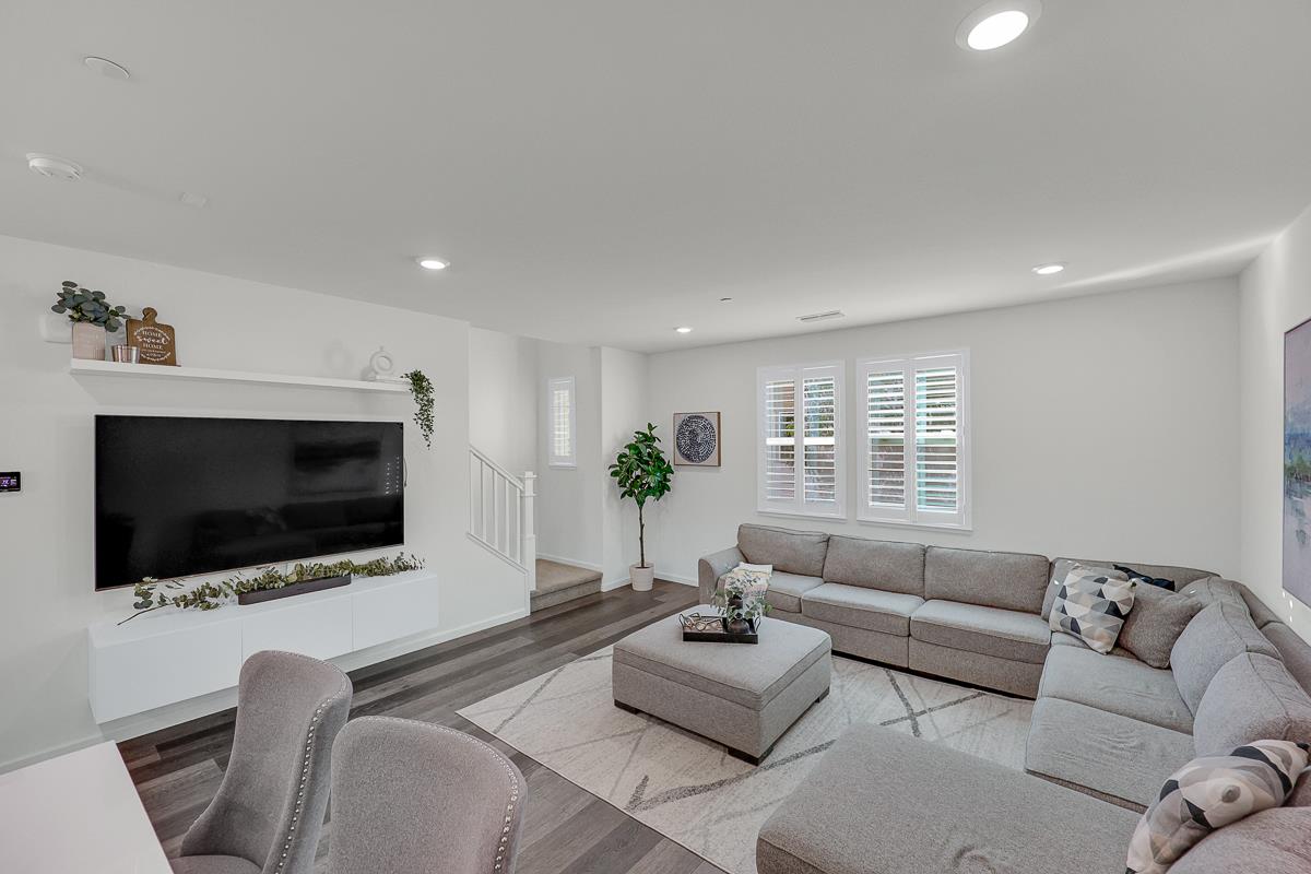 Detail Gallery Image 9 of 50 For 1312 Milkweed St, Milpitas,  CA 95035 - 3 Beds | 3/1 Baths