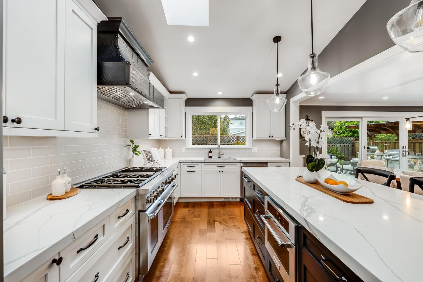 Detail Gallery Image 13 of 49 For 66 Bayport Ct, San Carlos,  CA 94070 - 4 Beds | 3 Baths