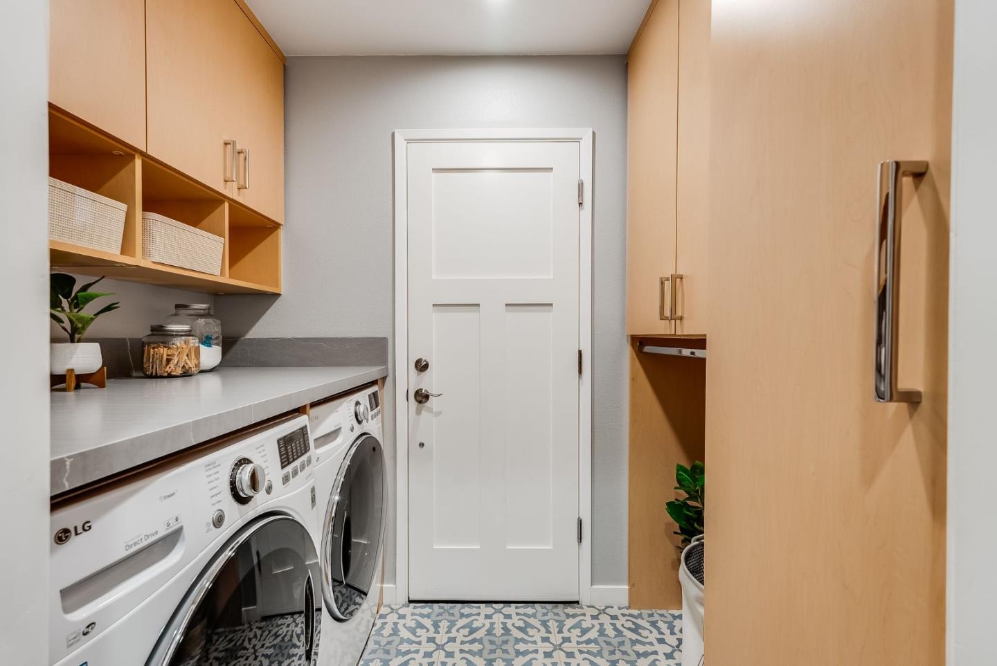 Detail Gallery Image 22 of 49 For 66 Bayport Ct, San Carlos,  CA 94070 - 4 Beds | 3 Baths