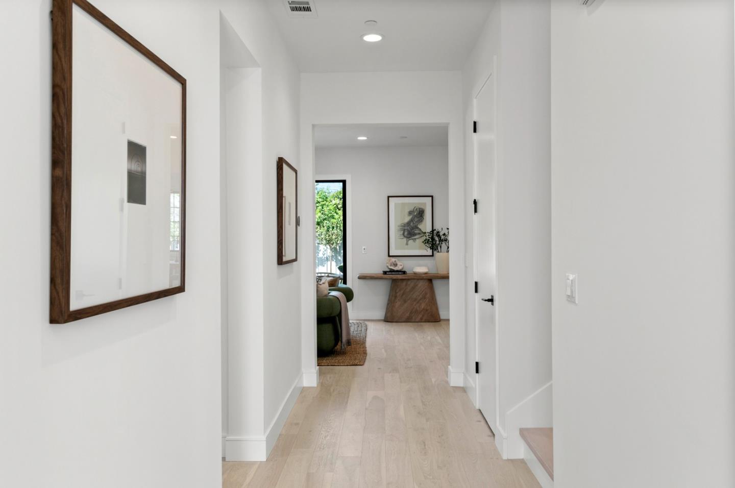 Detail Gallery Image 12 of 49 For 191 Alexander Ave, Redwood City,  CA 94061 - 4 Beds | 3/1 Baths