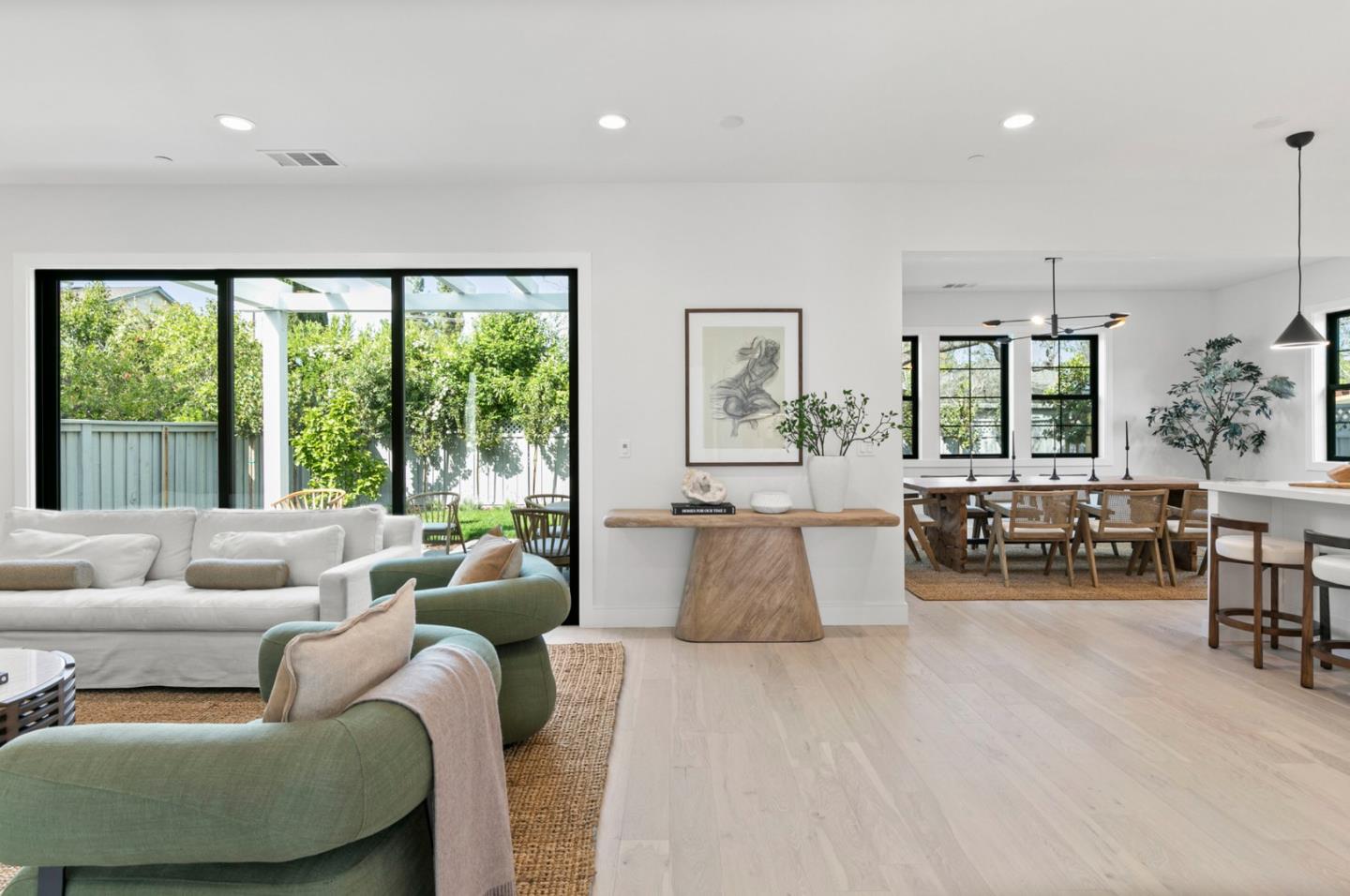 Detail Gallery Image 13 of 49 For 191 Alexander Ave, Redwood City,  CA 94061 - 4 Beds | 3/1 Baths