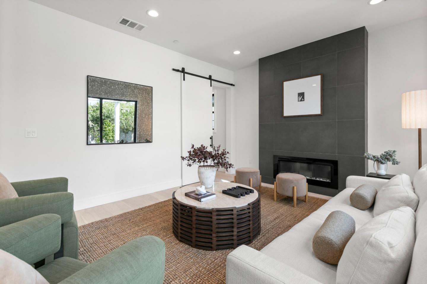Detail Gallery Image 15 of 49 For 191 Alexander Ave, Redwood City,  CA 94061 - 4 Beds | 3/1 Baths