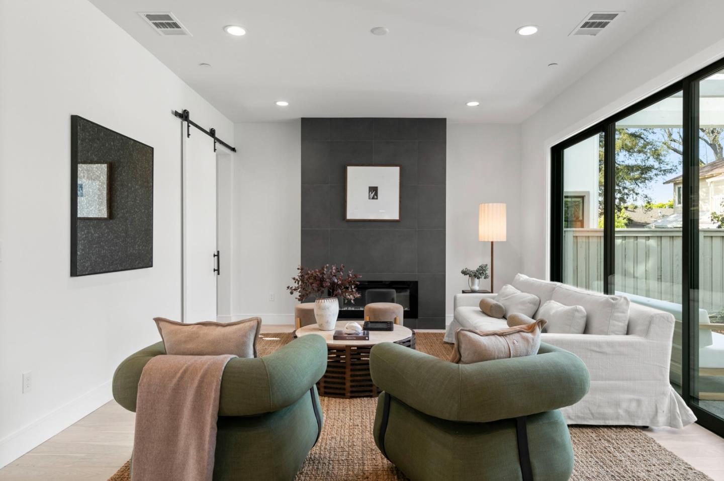 Detail Gallery Image 16 of 49 For 191 Alexander Ave, Redwood City,  CA 94061 - 4 Beds | 3/1 Baths