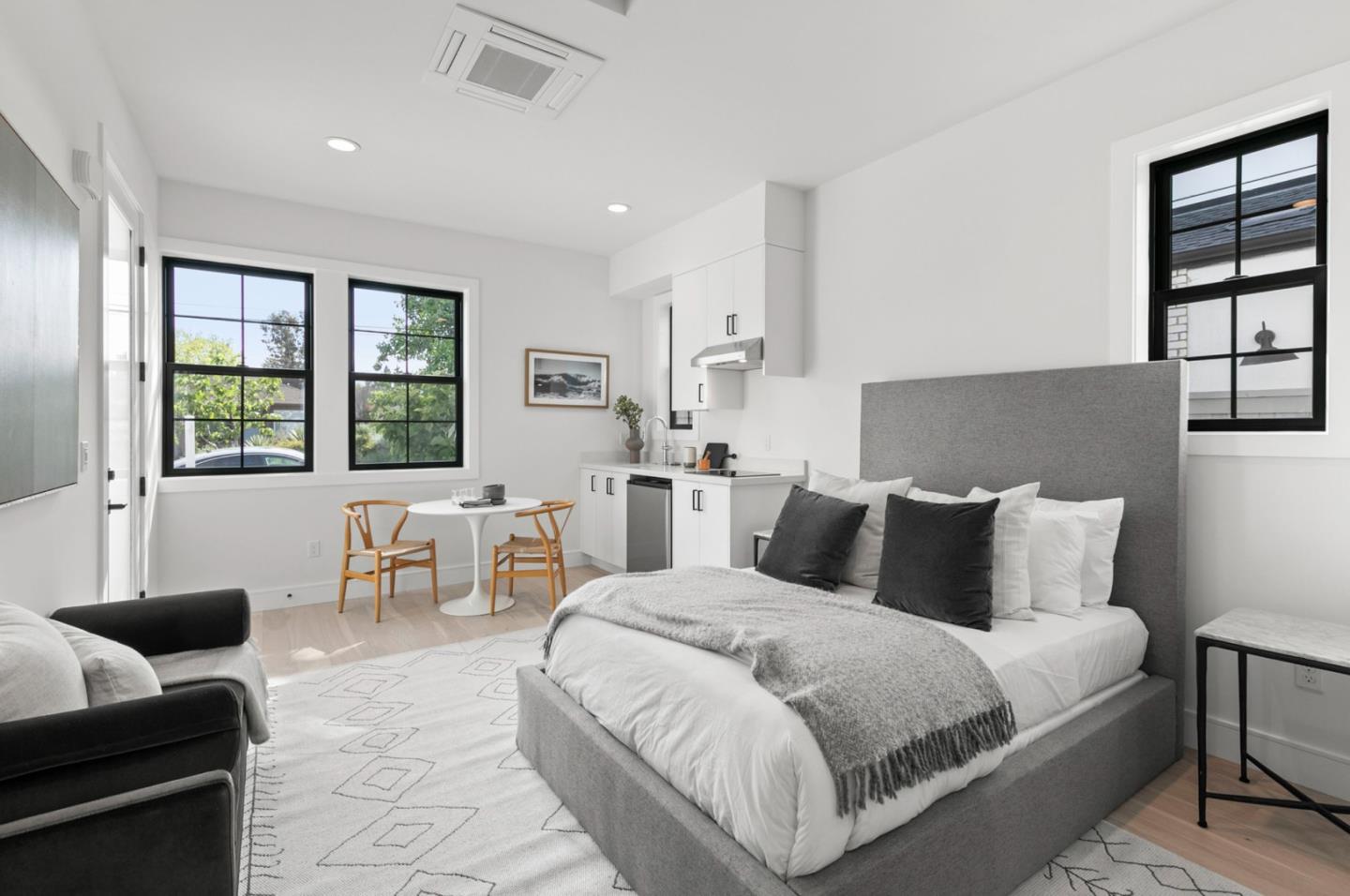 Detail Gallery Image 26 of 49 For 191 Alexander Ave, Redwood City,  CA 94061 - 4 Beds | 3/1 Baths