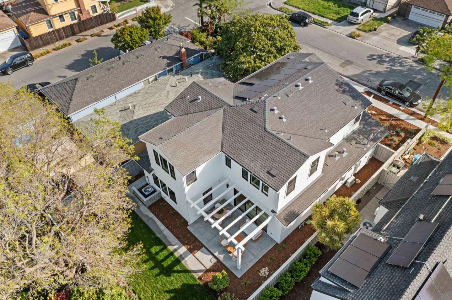 Detail Gallery Image 6 of 49 For 191 Alexander Ave, Redwood City,  CA 94061 - 4 Beds | 3/1 Baths