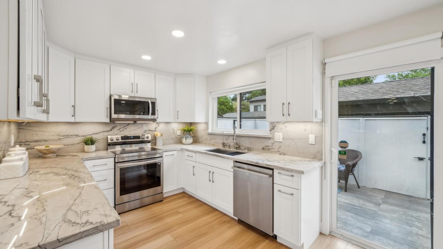 Detail Gallery Image 10 of 50 For 4970 Rue Le Mans, San Jose,  CA 95136 - 3 Beds | 2/1 Baths