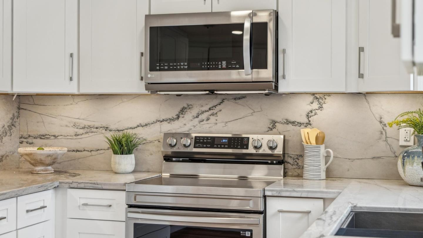 Detail Gallery Image 14 of 50 For 4970 Rue Le Mans, San Jose,  CA 95136 - 3 Beds | 2/1 Baths