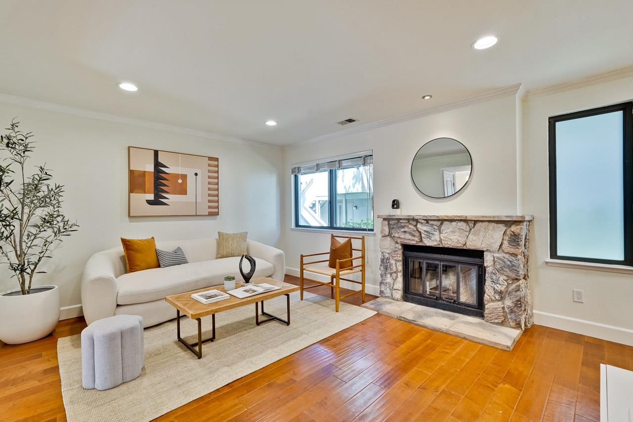 Detail Gallery Image 1 of 43 For 535 Boxleaf Ct, San Jose,  CA 95117 - 2 Beds | 2/1 Baths