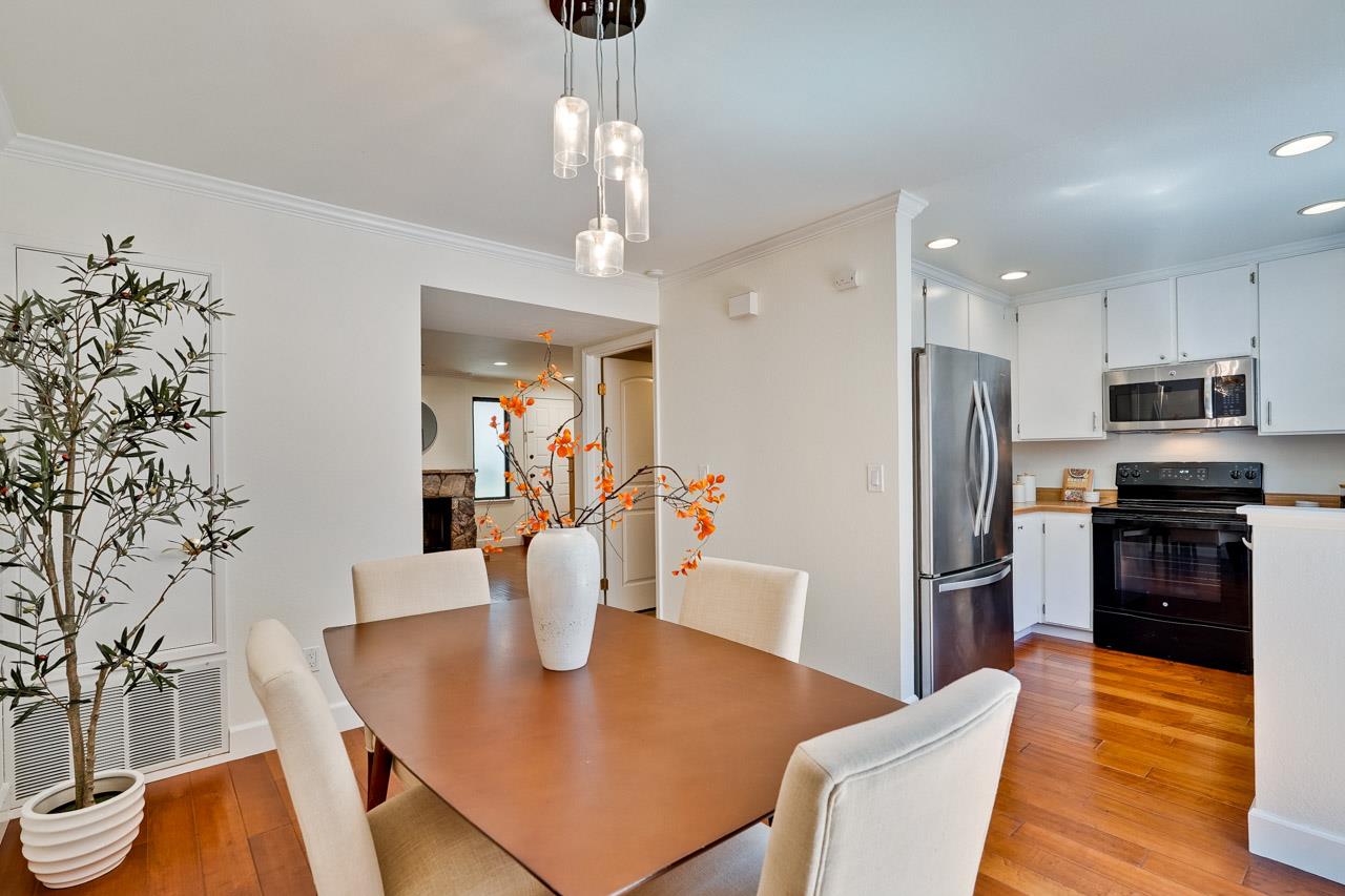 Detail Gallery Image 11 of 43 For 535 Boxleaf Ct, San Jose,  CA 95117 - 2 Beds | 2/1 Baths