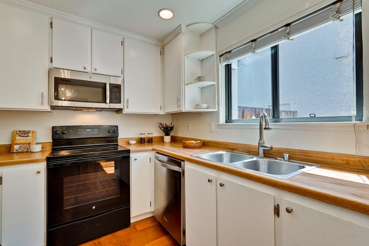 Detail Gallery Image 12 of 43 For 535 Boxleaf Ct, San Jose,  CA 95117 - 2 Beds | 2/1 Baths