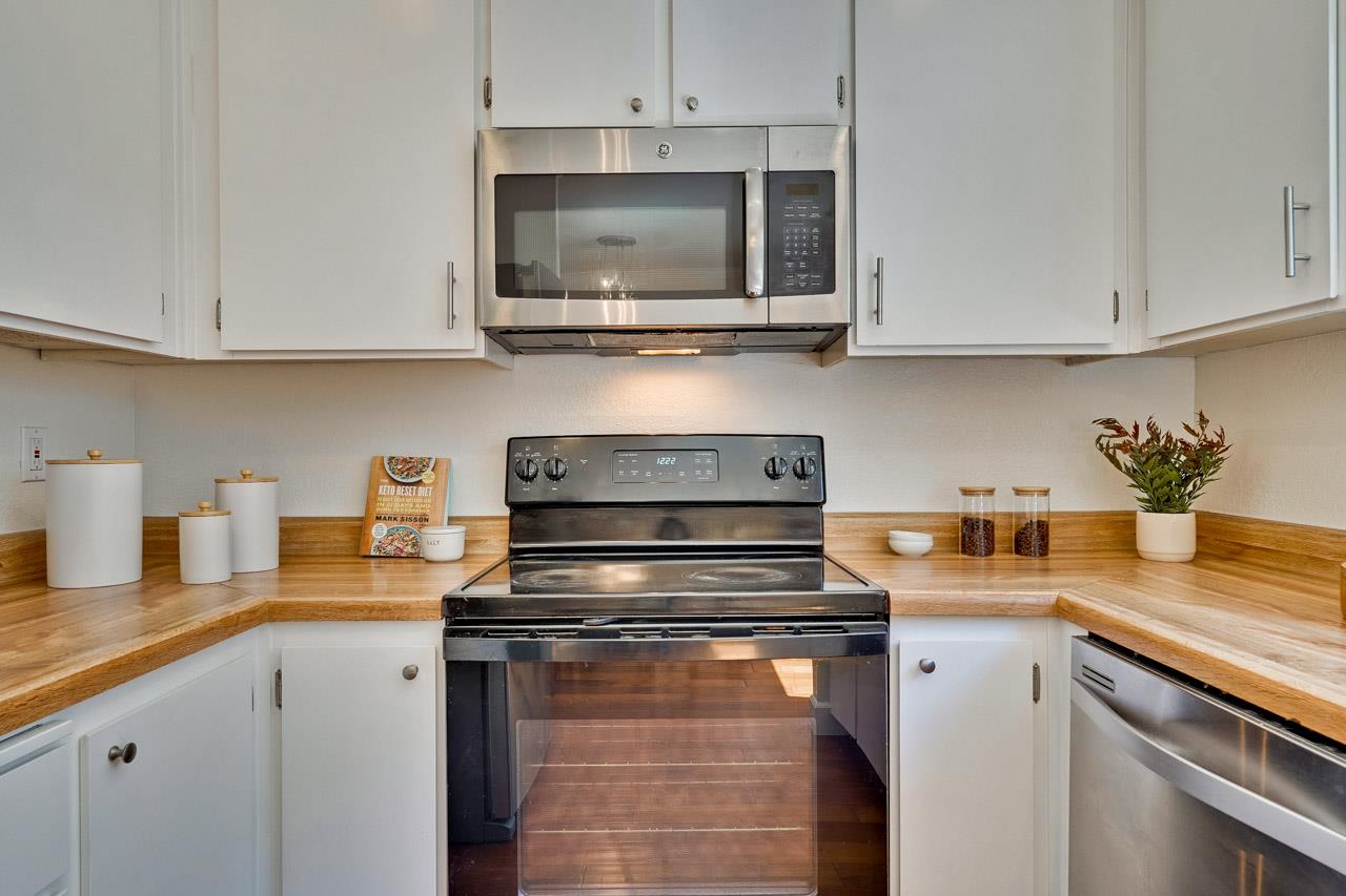 Detail Gallery Image 16 of 43 For 535 Boxleaf Ct, San Jose,  CA 95117 - 2 Beds | 2/1 Baths