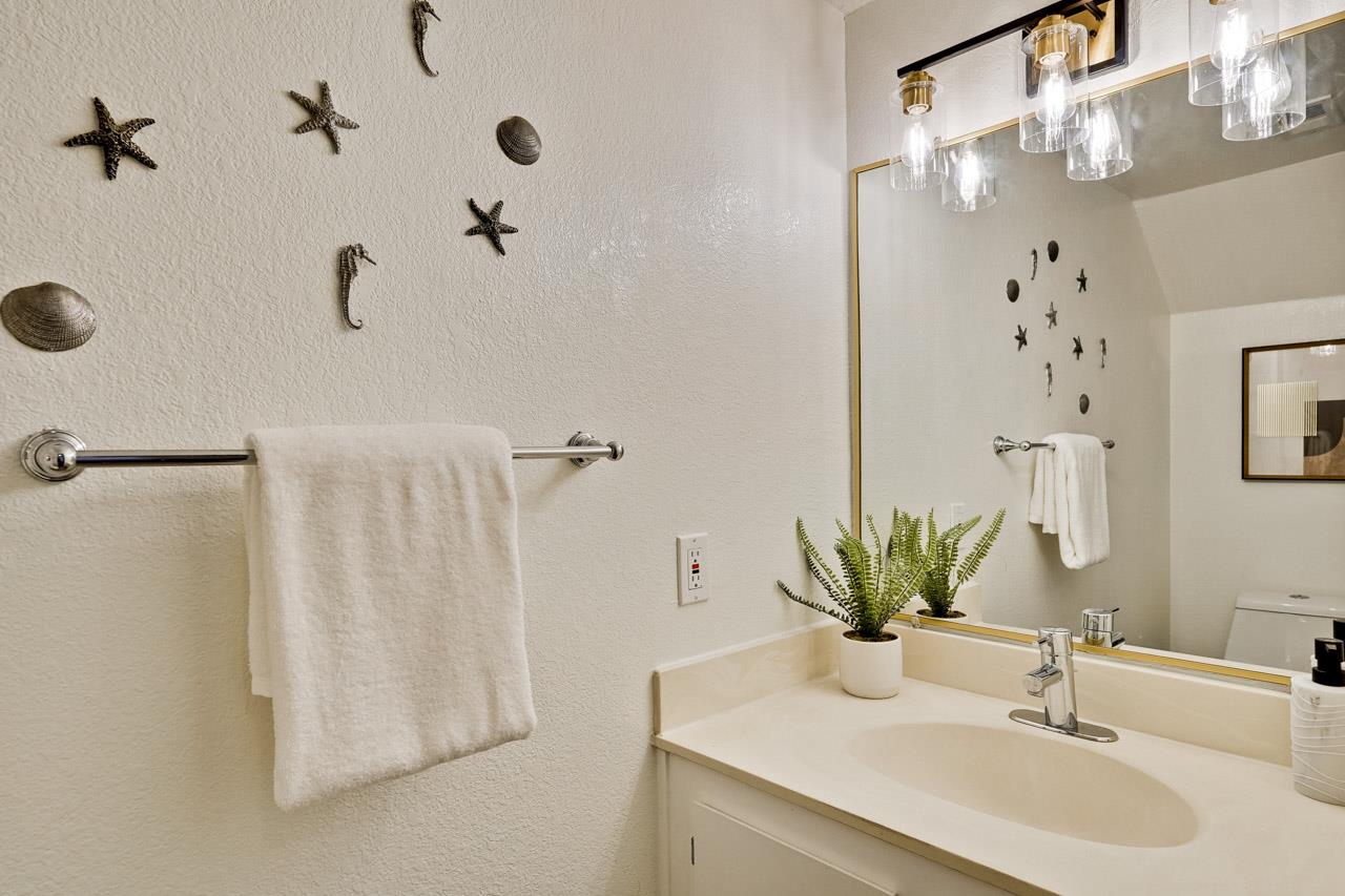 Detail Gallery Image 34 of 43 For 535 Boxleaf Ct, San Jose,  CA 95117 - 2 Beds | 2/1 Baths