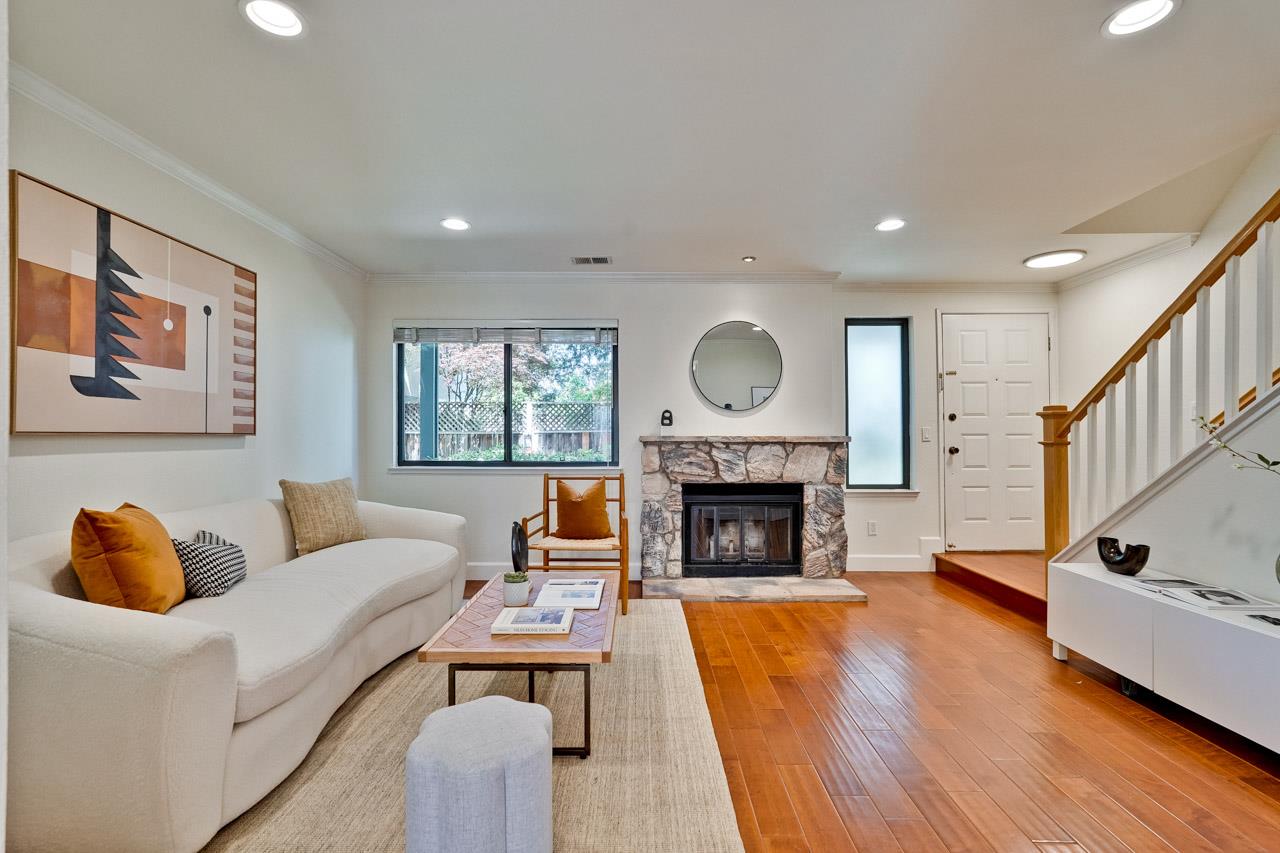 Detail Gallery Image 4 of 43 For 535 Boxleaf Ct, San Jose,  CA 95117 - 2 Beds | 2/1 Baths