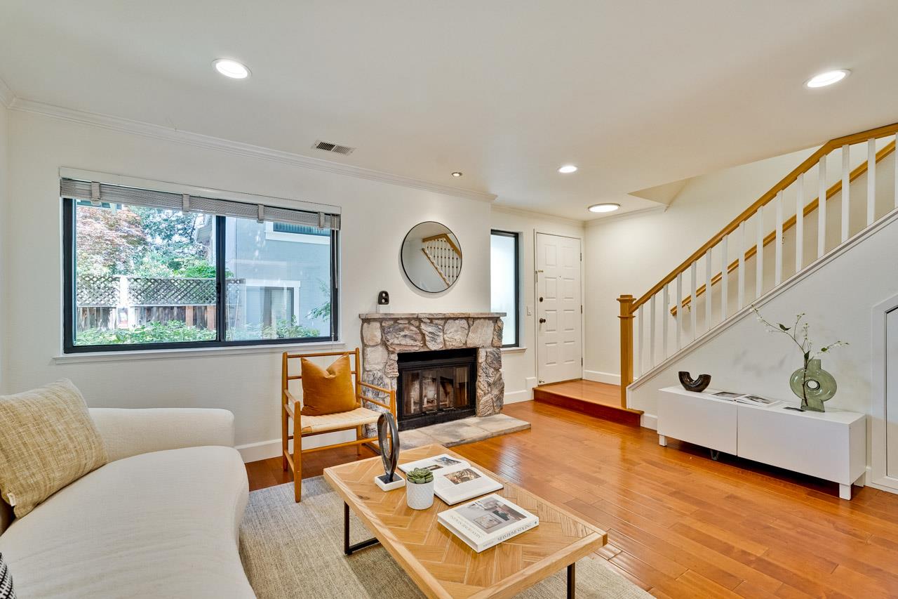 Detail Gallery Image 5 of 43 For 535 Boxleaf Ct, San Jose,  CA 95117 - 2 Beds | 2/1 Baths