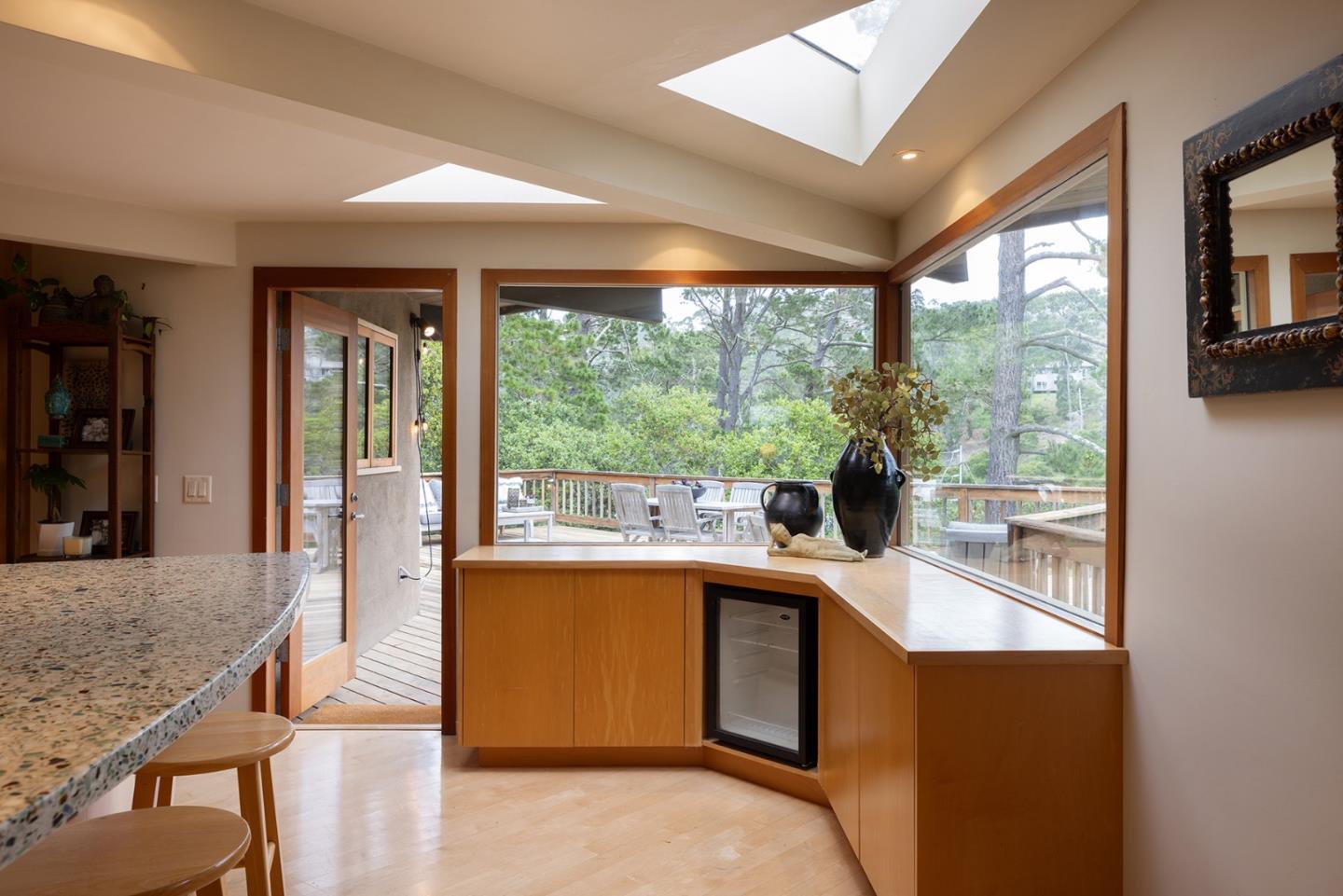 Detail Gallery Image 10 of 22 For 25275 Arriba Del Mundo, Carmel,  CA 93923 - 3 Beds | 2/1 Baths