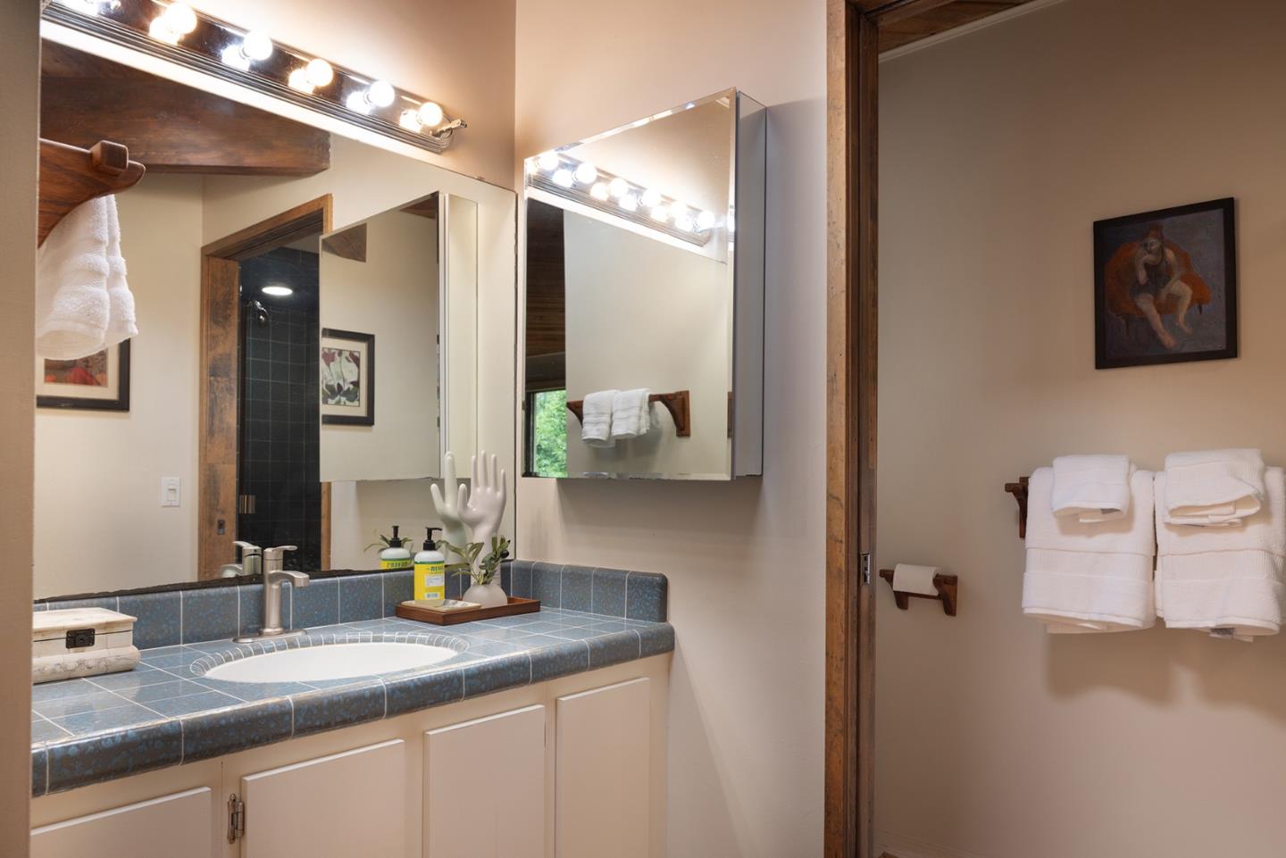 Detail Gallery Image 15 of 22 For 25275 Arriba Del Mundo, Carmel,  CA 93923 - 3 Beds | 2/1 Baths
