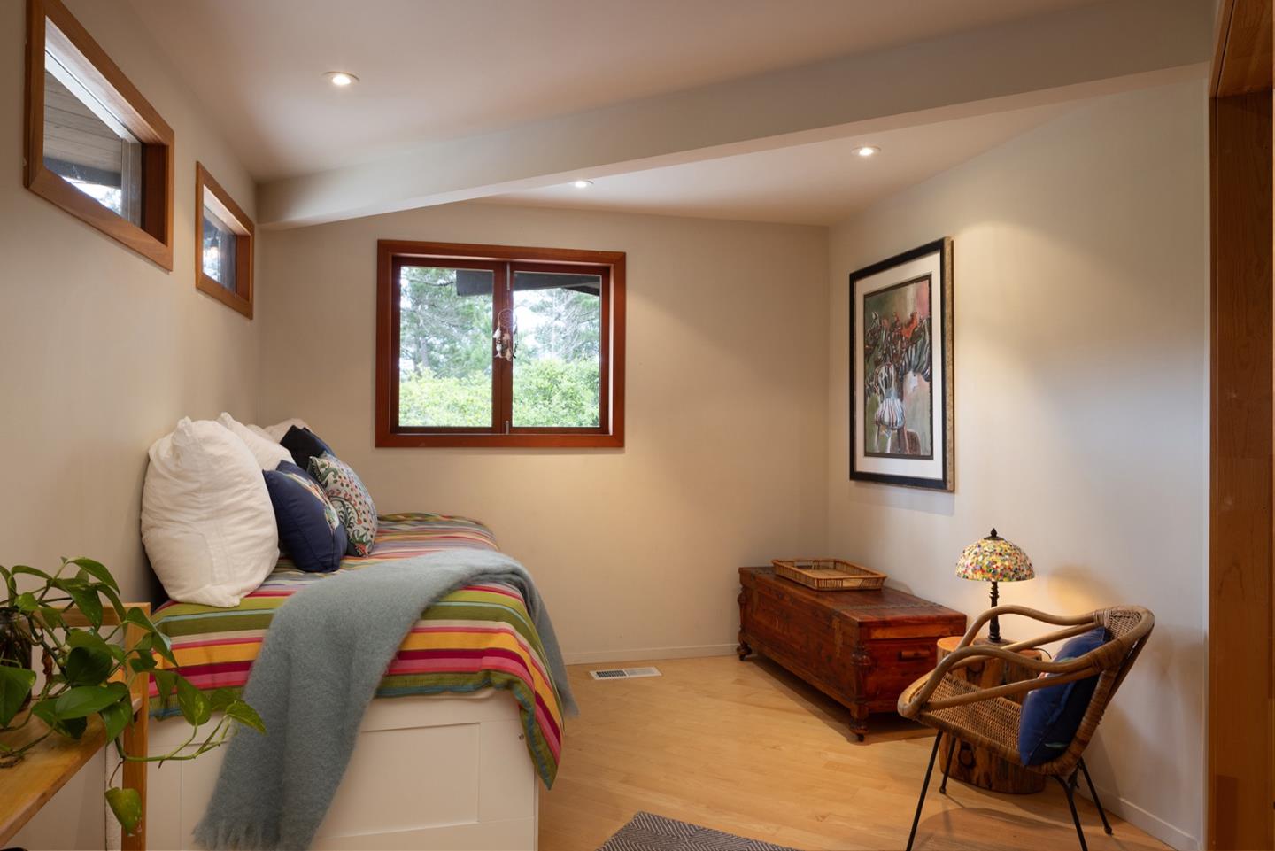 Detail Gallery Image 18 of 22 For 25275 Arriba Del Mundo, Carmel,  CA 93923 - 3 Beds | 2/1 Baths