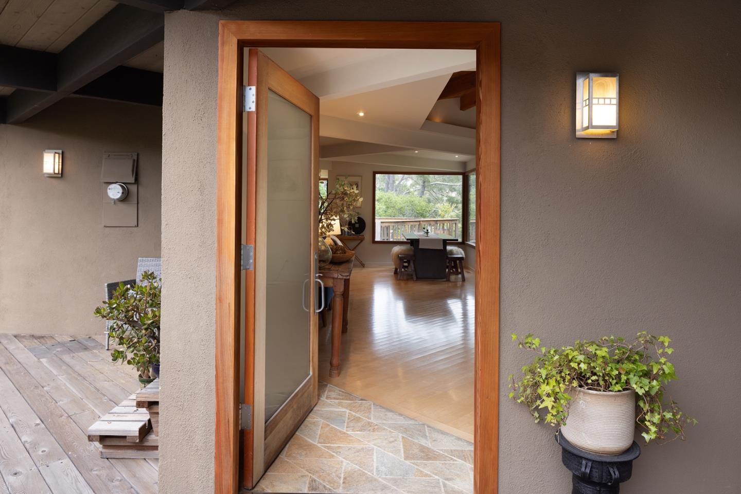 Detail Gallery Image 3 of 22 For 25275 Arriba Del Mundo, Carmel,  CA 93923 - 3 Beds | 2/1 Baths