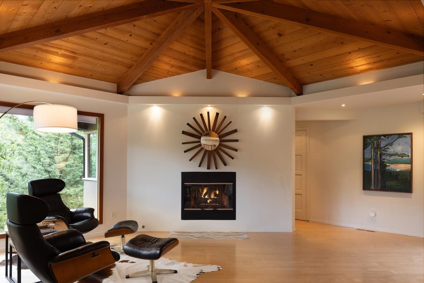 Detail Gallery Image 5 of 22 For 25275 Arriba Del Mundo, Carmel,  CA 93923 - 3 Beds | 2/1 Baths