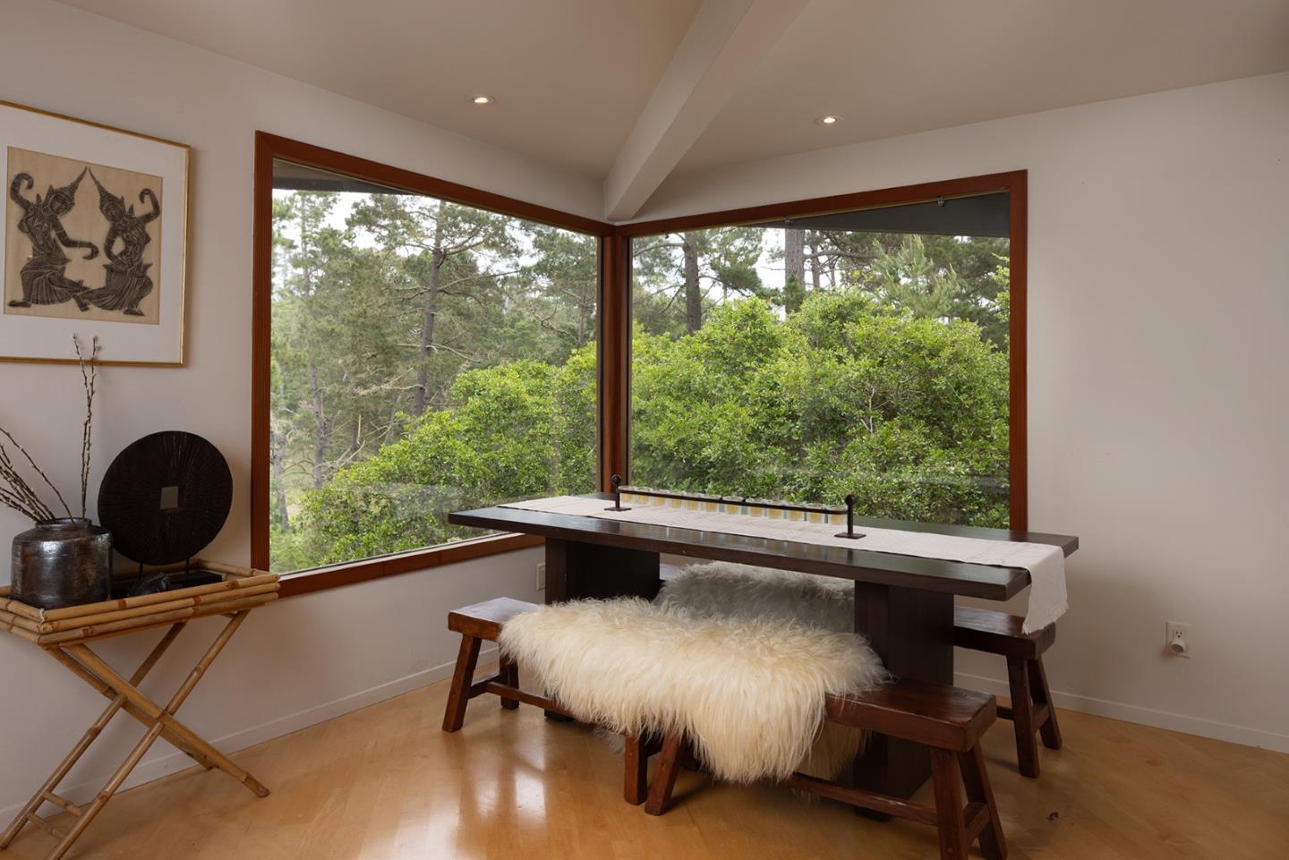 Detail Gallery Image 8 of 22 For 25275 Arriba Del Mundo, Carmel,  CA 93923 - 3 Beds | 2/1 Baths