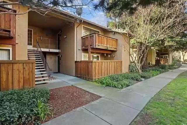 Detail Gallery Image 2 of 12 For 638 Arcadia Dr, Vacaville,  CA 95687 - 2 Beds | 1 Baths