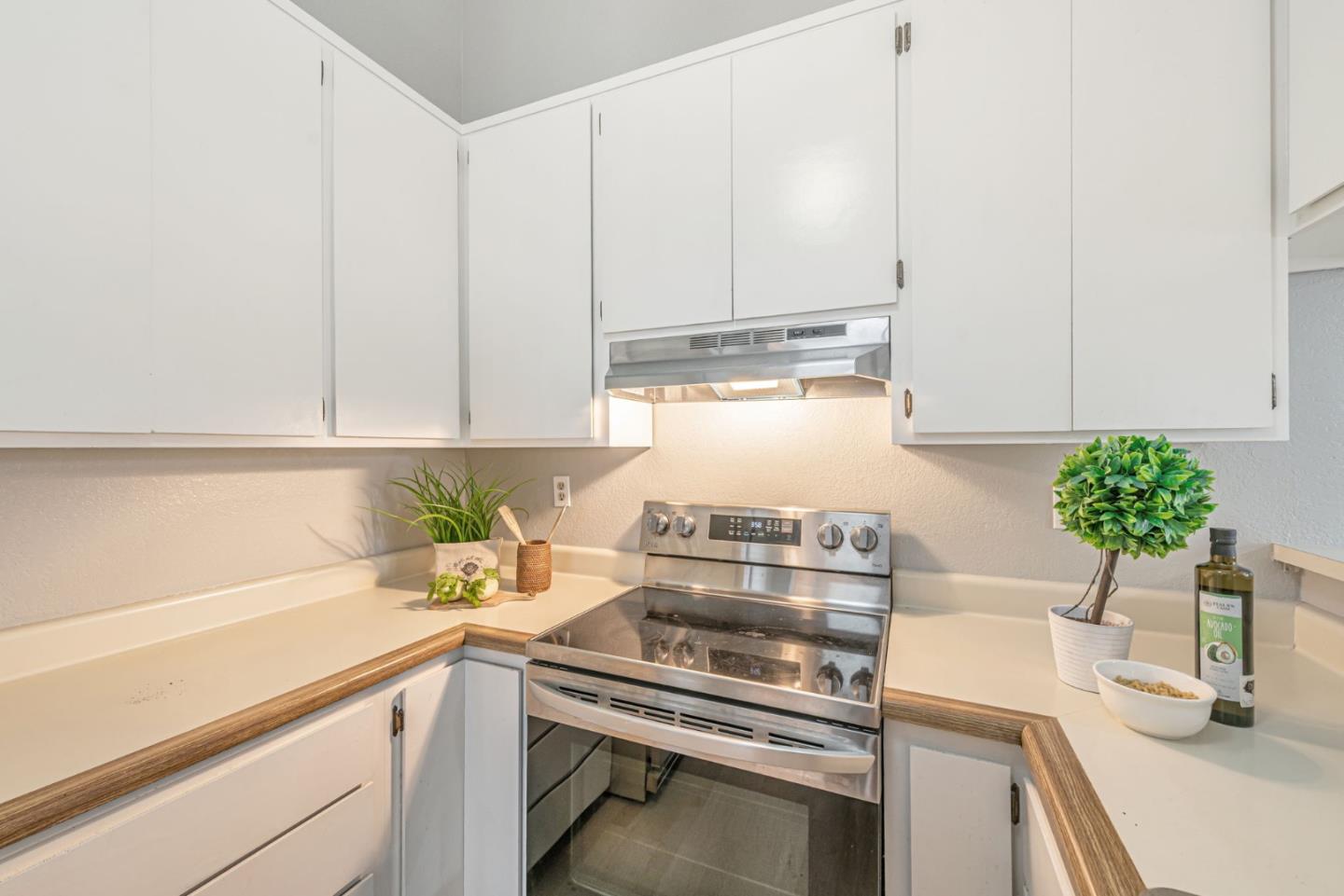 Detail Gallery Image 20 of 31 For 432 Coyote Creek Cir, San Jose,  CA 95116 - 1 Beds | 1 Baths