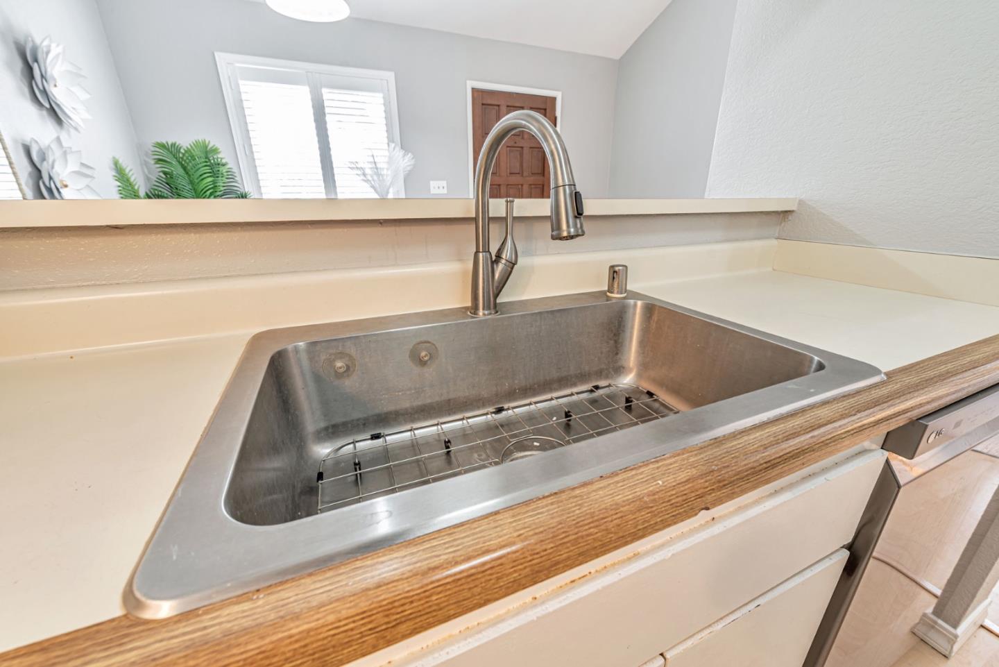 Detail Gallery Image 22 of 31 For 432 Coyote Creek Cir, San Jose,  CA 95116 - 1 Beds | 1 Baths
