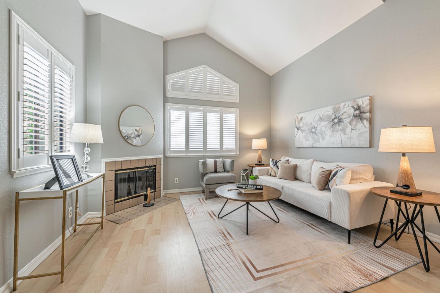 Detail Gallery Image 3 of 31 For 432 Coyote Creek Cir, San Jose,  CA 95116 - 1 Beds | 1 Baths