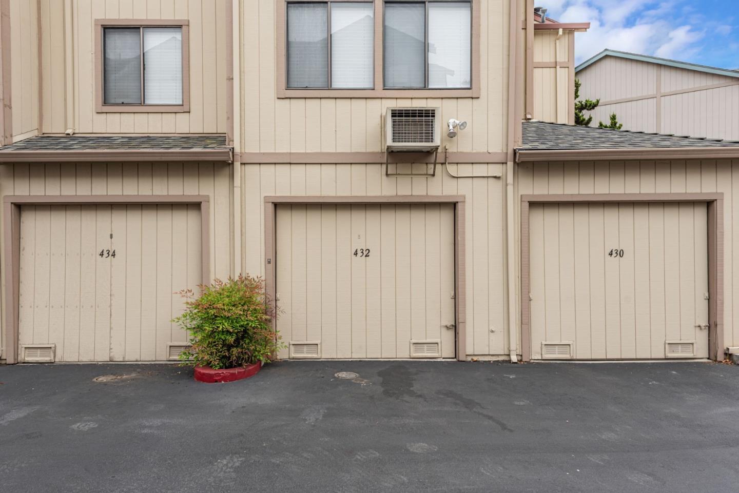 Detail Gallery Image 30 of 31 For 432 Coyote Creek Cir, San Jose,  CA 95116 - 1 Beds | 1 Baths
