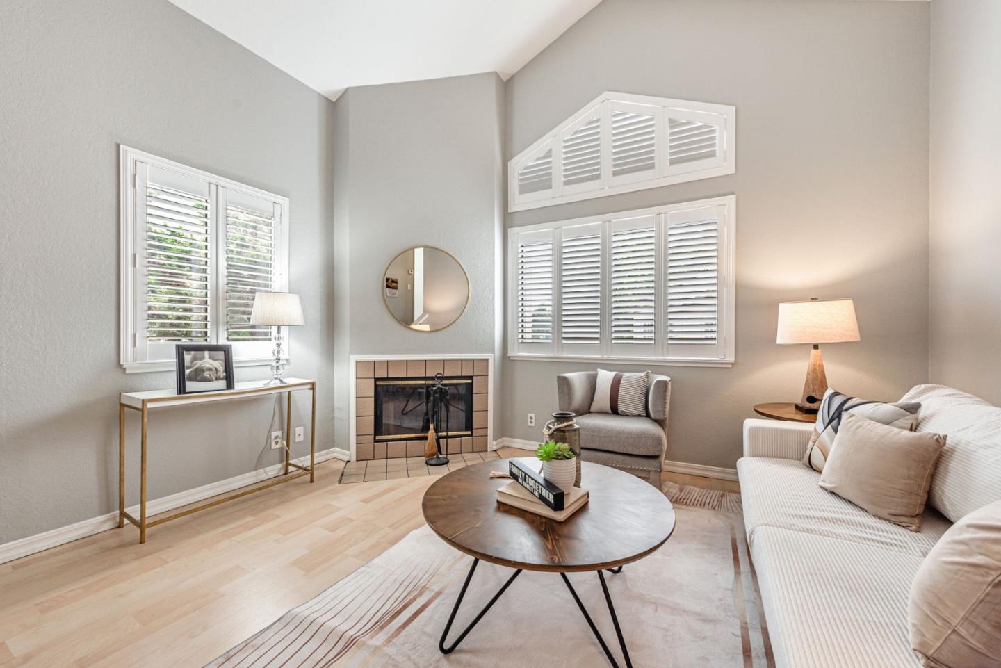 Detail Gallery Image 4 of 31 For 432 Coyote Creek Cir, San Jose,  CA 95116 - 1 Beds | 1 Baths