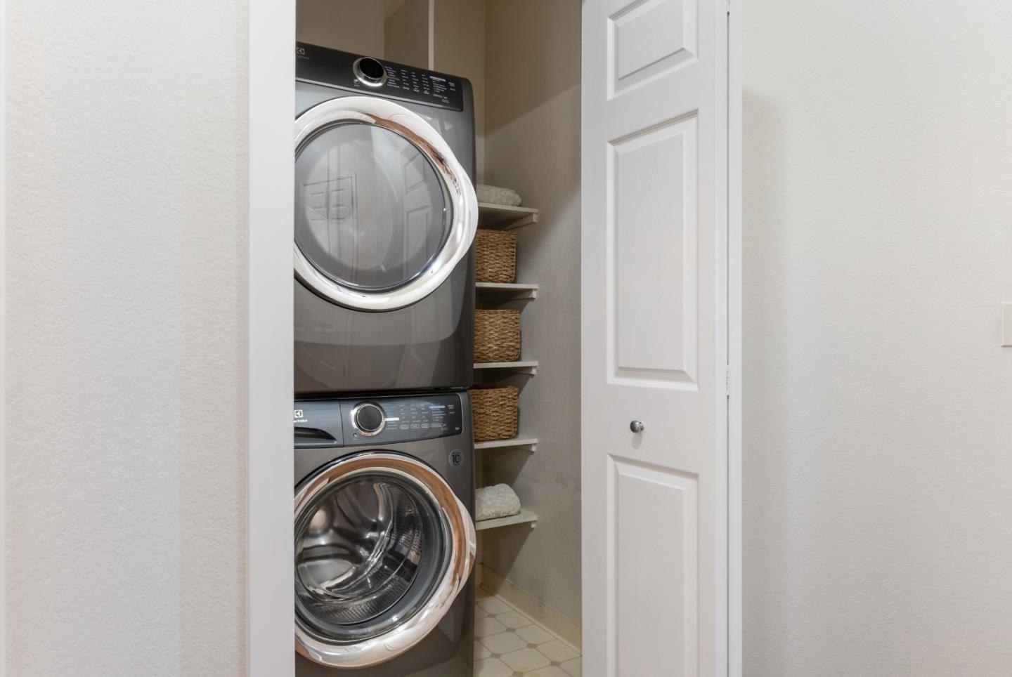 Detail Gallery Image 12 of 22 For 77 Pelican Ln, Redwood City,  CA 94065 - 1 Beds | 1 Baths