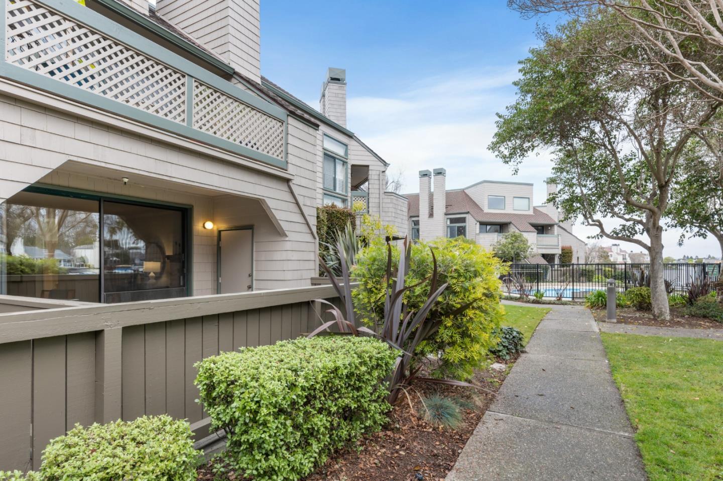 Detail Gallery Image 19 of 22 For 77 Pelican Ln, Redwood City,  CA 94065 - 1 Beds | 1 Baths