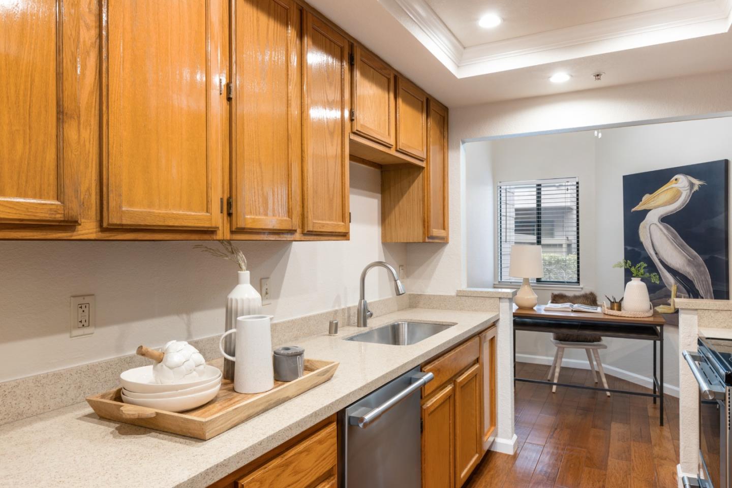 Detail Gallery Image 6 of 22 For 77 Pelican Ln, Redwood City,  CA 94065 - 1 Beds | 1 Baths