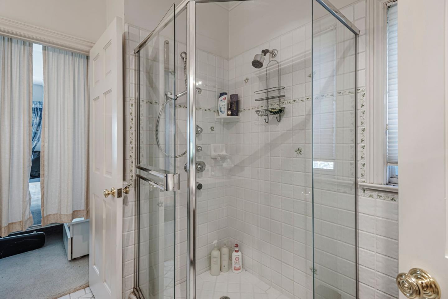 Detail Gallery Image 34 of 46 For 280 Uplands Dr, Hillsborough,  CA 94010 - 5 Beds | 4/1 Baths