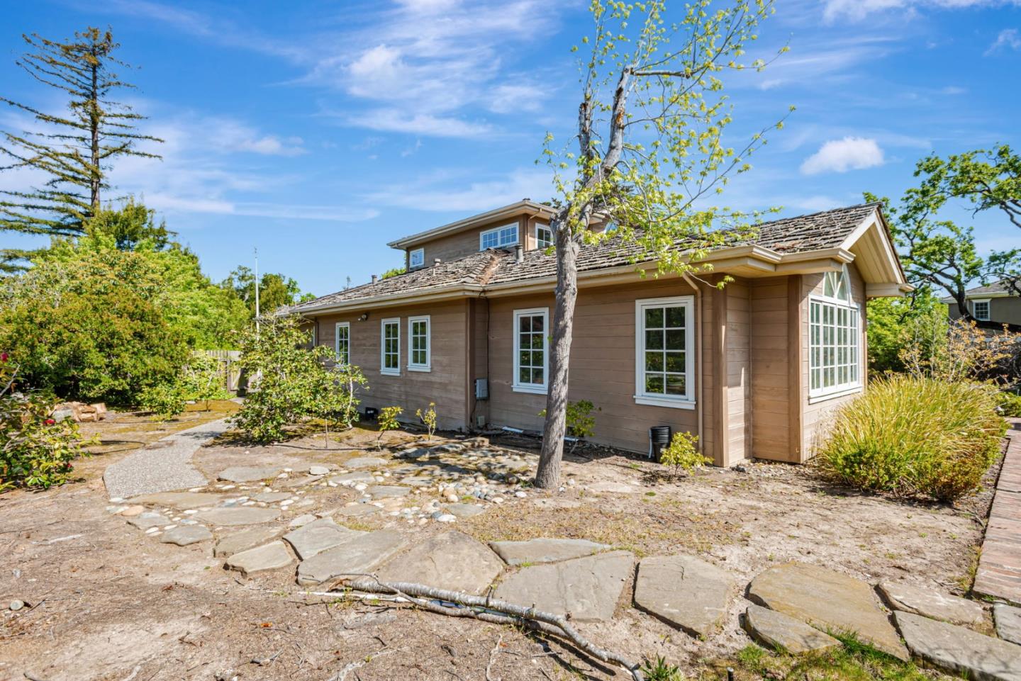 Detail Gallery Image 36 of 46 For 280 Uplands Dr, Hillsborough,  CA 94010 - 5 Beds | 4/1 Baths