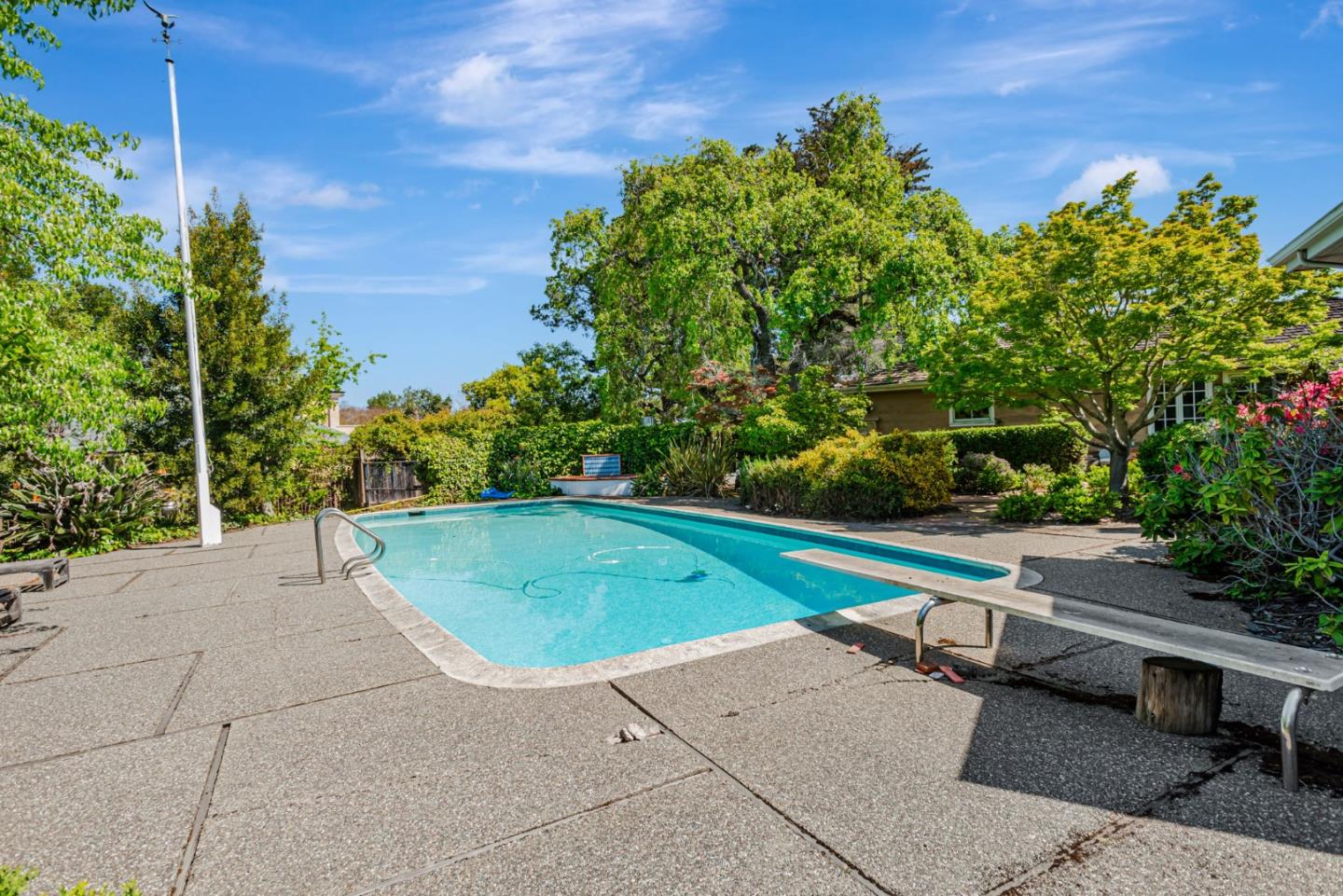 Detail Gallery Image 40 of 46 For 280 Uplands Dr, Hillsborough,  CA 94010 - 5 Beds | 4/1 Baths
