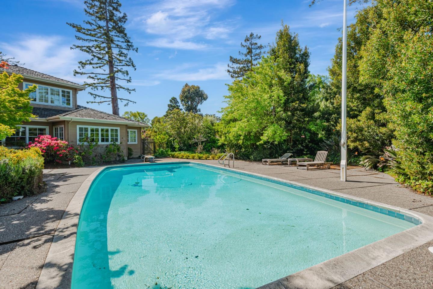 Detail Gallery Image 42 of 46 For 280 Uplands Dr, Hillsborough,  CA 94010 - 5 Beds | 4/1 Baths