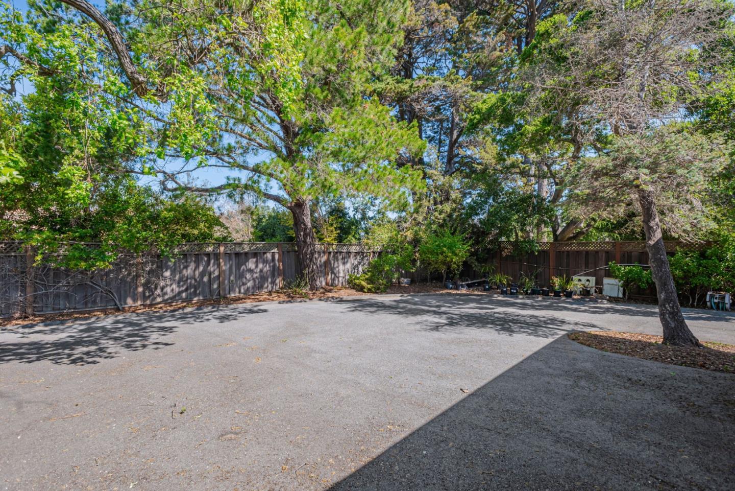 Detail Gallery Image 44 of 46 For 280 Uplands Dr, Hillsborough,  CA 94010 - 5 Beds | 4/1 Baths