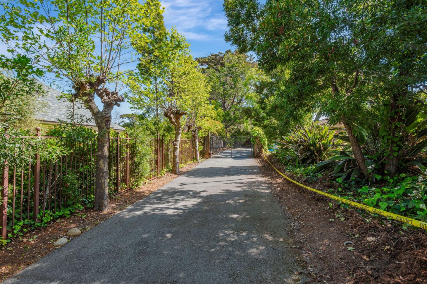 Detail Gallery Image 45 of 46 For 280 Uplands Dr, Hillsborough,  CA 94010 - 5 Beds | 4/1 Baths