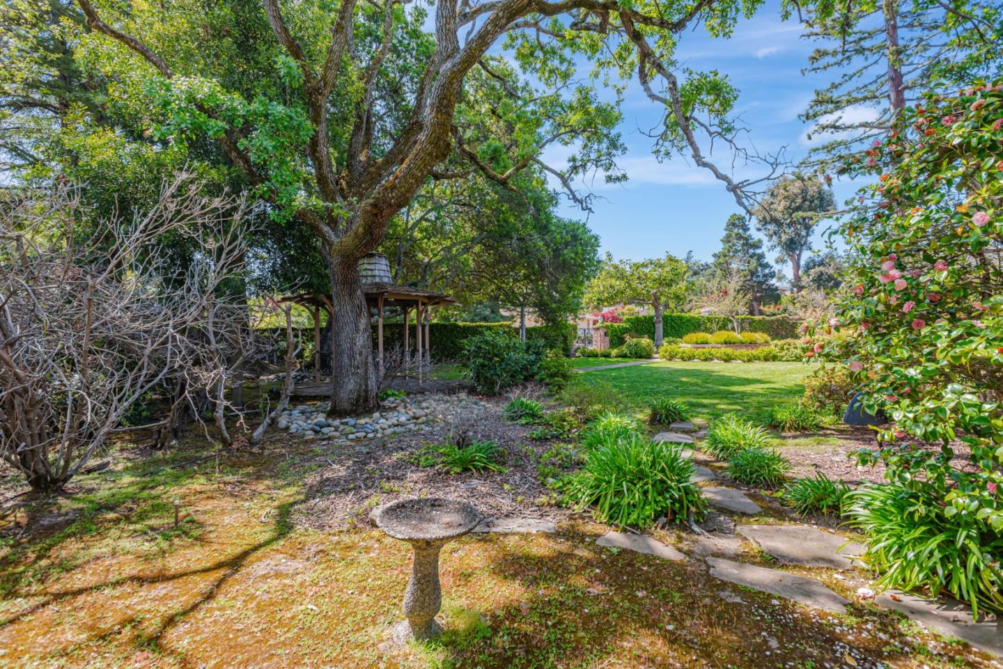 Detail Gallery Image 6 of 46 For 280 Uplands Dr, Hillsborough,  CA 94010 - 5 Beds | 4/1 Baths