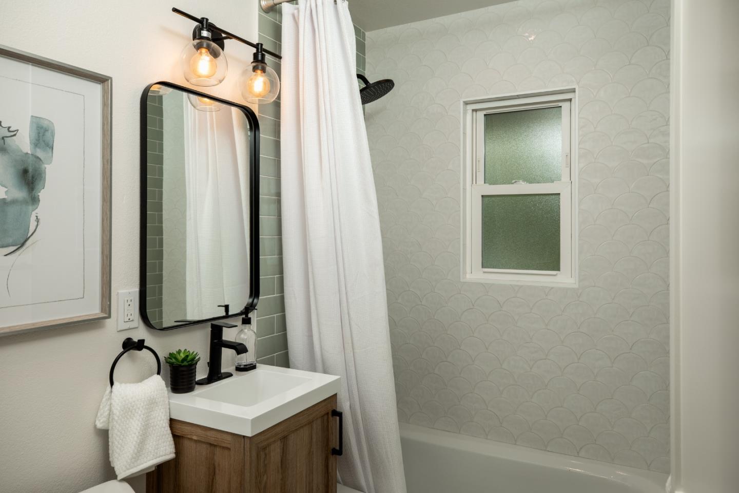 Detail Gallery Image 20 of 43 For 561 Fiesta Dr, San Mateo,  CA 94403 - 3 Beds | 2 Baths