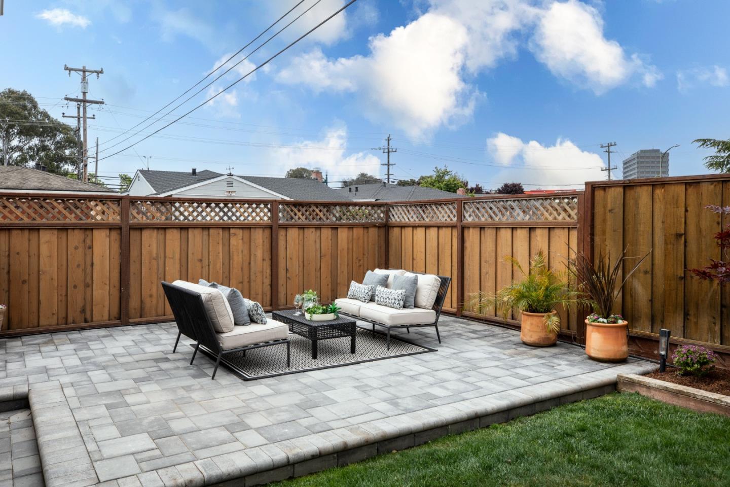 Detail Gallery Image 32 of 43 For 561 Fiesta Dr, San Mateo,  CA 94403 - 3 Beds | 2 Baths