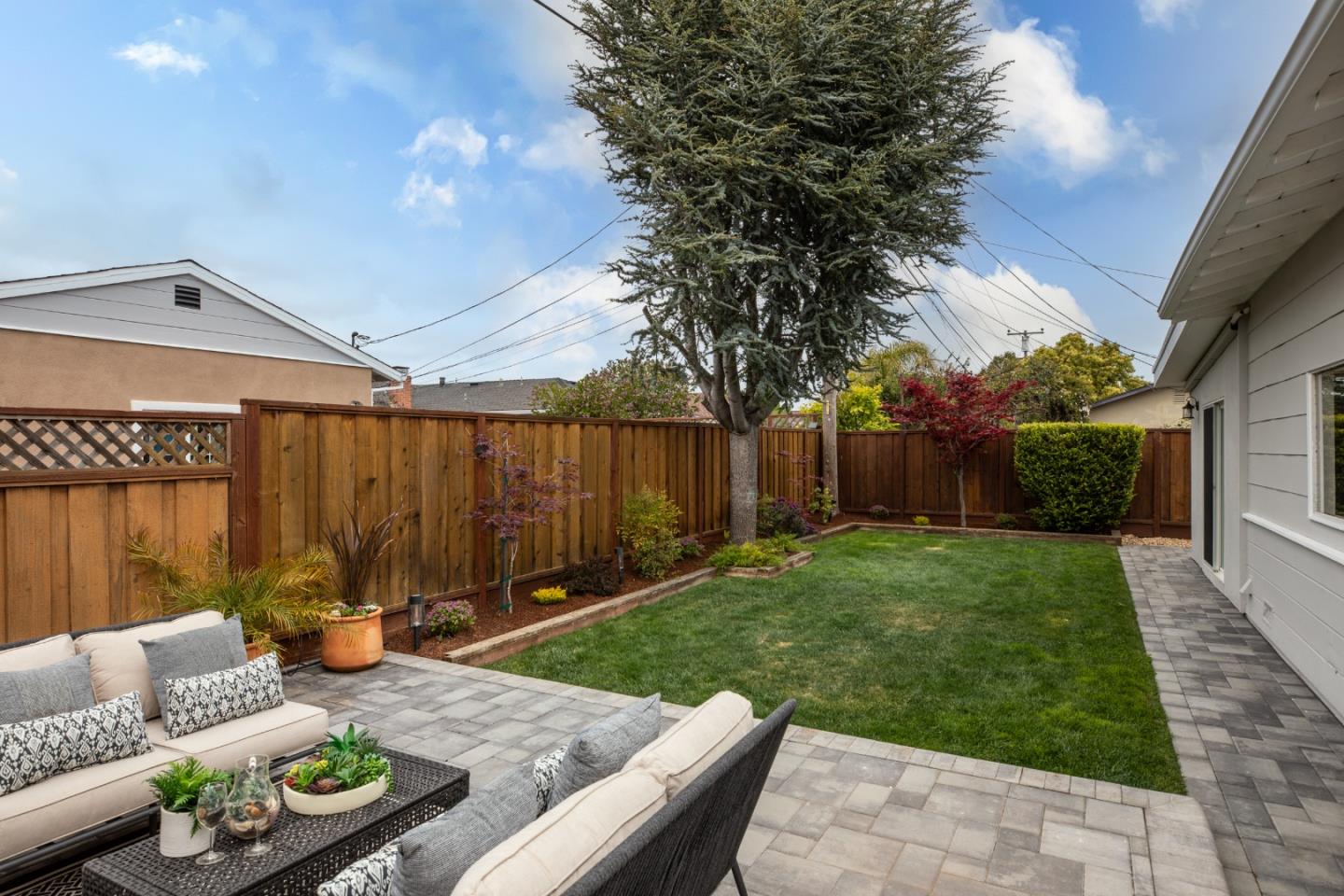 Detail Gallery Image 33 of 43 For 561 Fiesta Dr, San Mateo,  CA 94403 - 3 Beds | 2 Baths