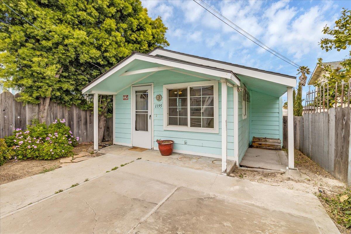 Detail Gallery Image 2 of 25 For 1195 Elm Ave, Seaside,  CA 93955 - 2 Beds | 1 Baths