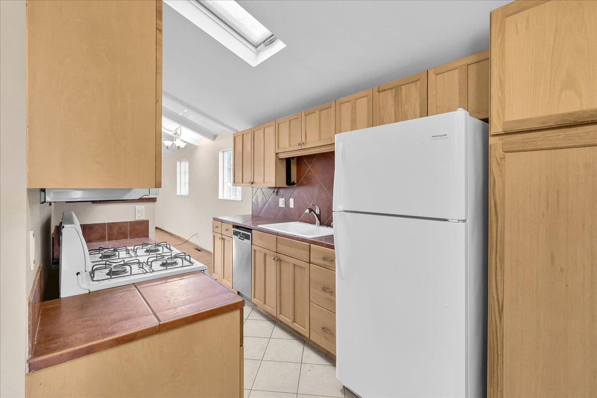 Detail Gallery Image 9 of 25 For 1195 Elm Ave, Seaside,  CA 93955 - 2 Beds | 1 Baths