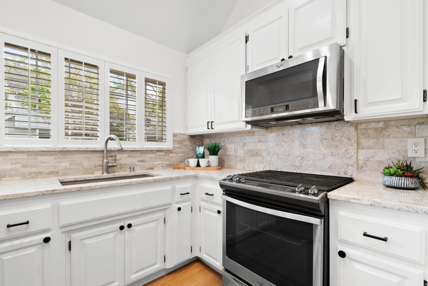 Detail Gallery Image 35 of 50 For 125 Southampton Ln a,  Santa Cruz,  CA 95062 - 2 Beds | 2 Baths