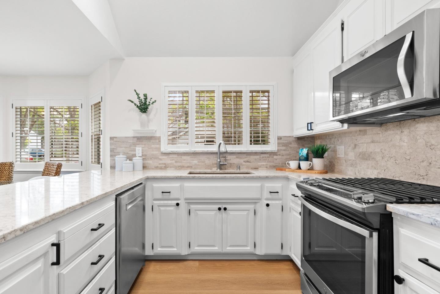 Detail Gallery Image 8 of 50 For 125 Southampton Ln a,  Santa Cruz,  CA 95062 - 2 Beds | 2 Baths